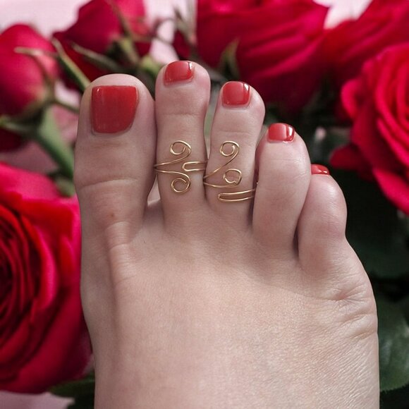 Swirl Toe Ring 14 kt Gold Filled Adjustable Quality Handcrafted Design - Picture 5 of 7